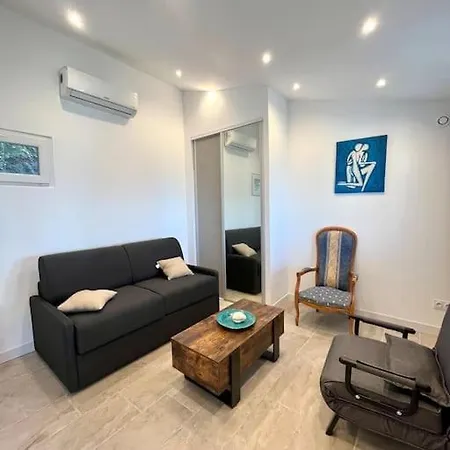 Superbe Neuf Vue Μοντιτσέλο